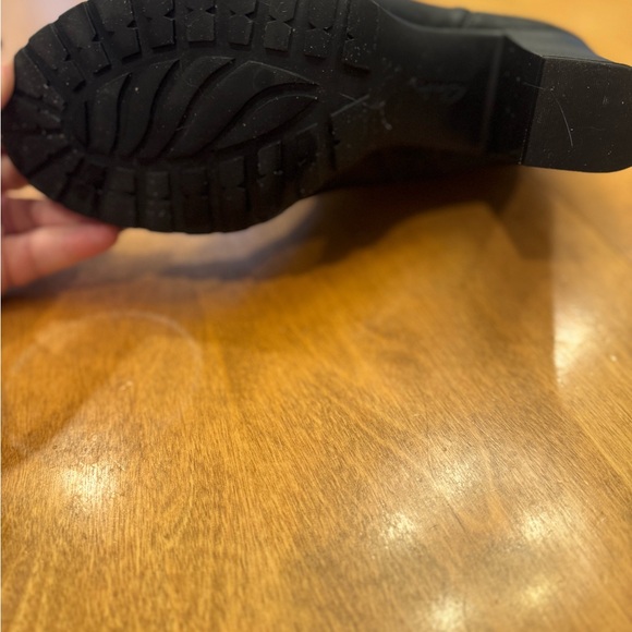 Clark’s leather ankle boots - Picture 4 of 5